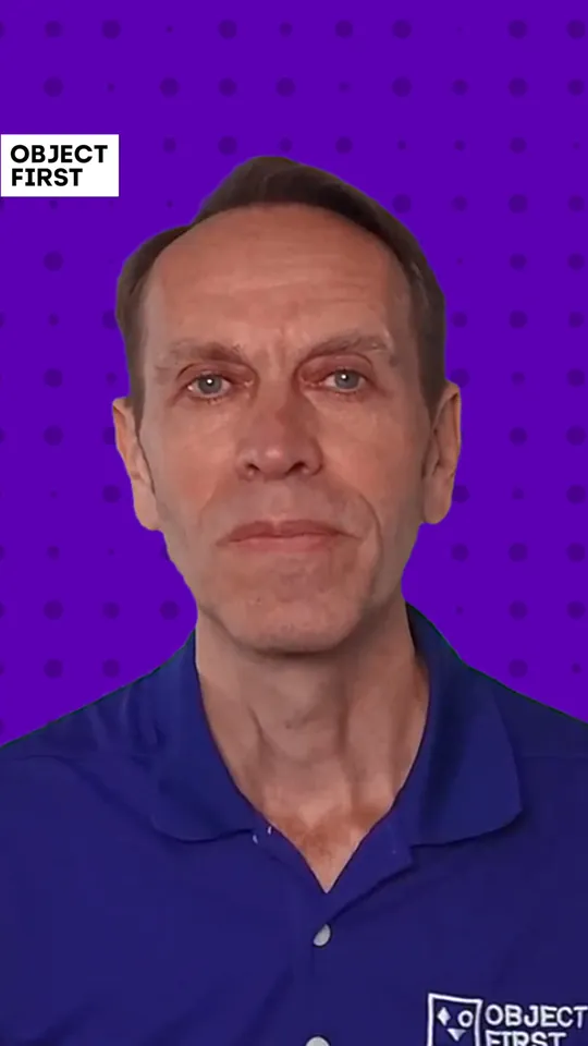 Object First videóhirdetés nyitóképe: B2B szakértő-videó, nemzetközi kampány